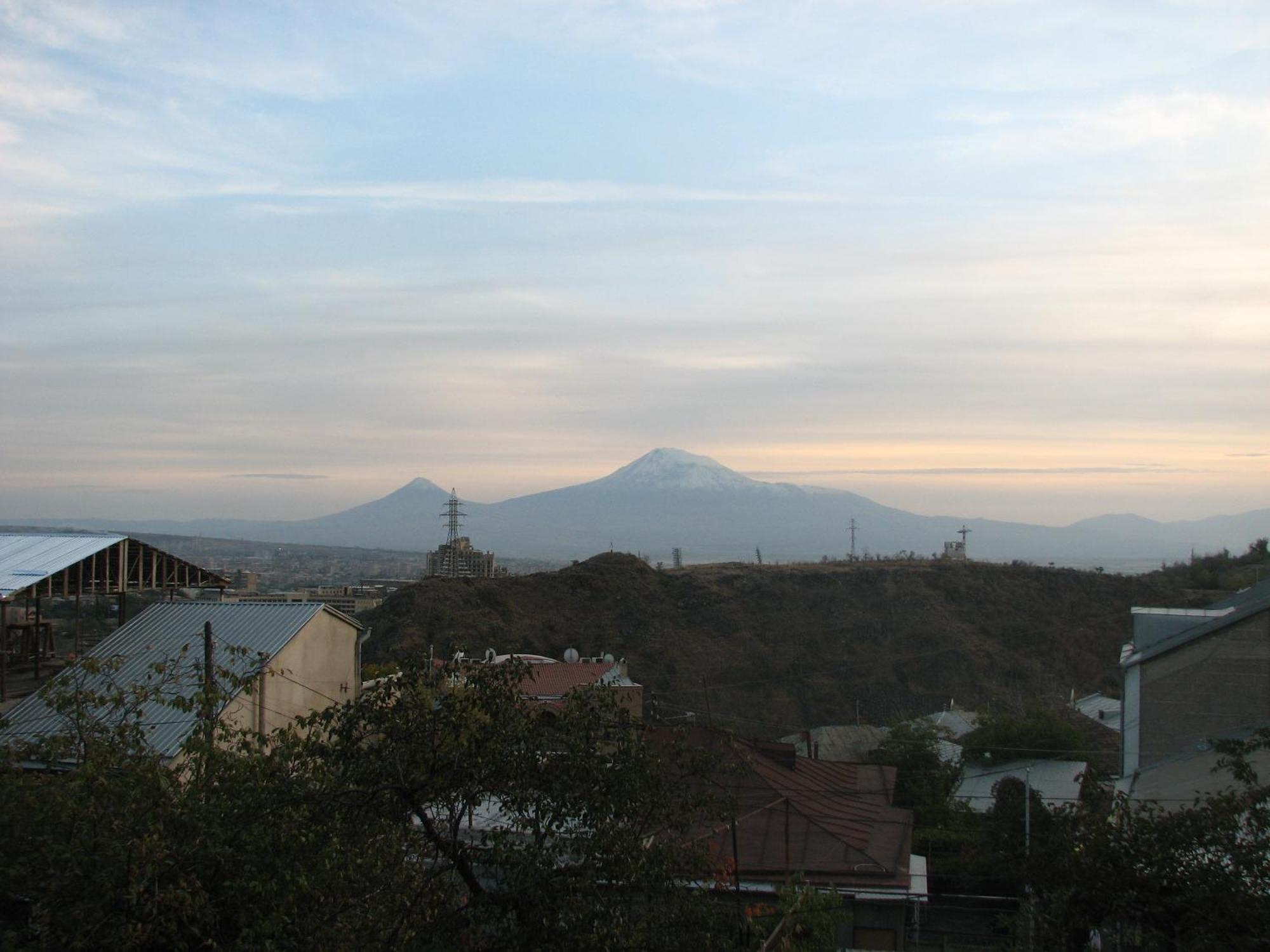 Hotel Grig Yerevan Bagian luar foto