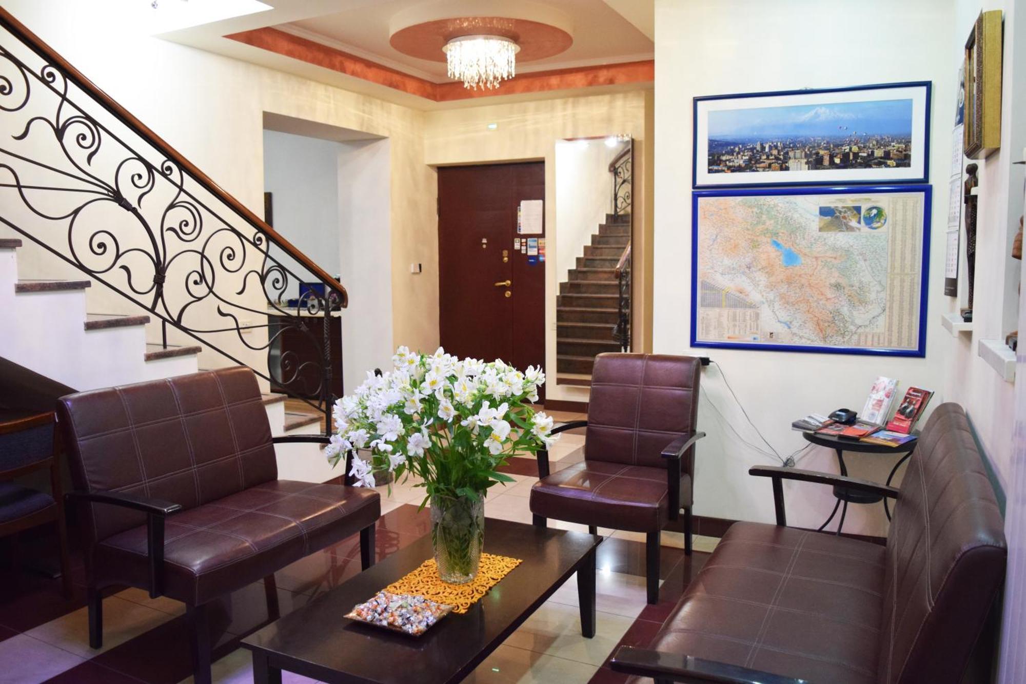 Hotel Grig Yerevan Bagian luar foto