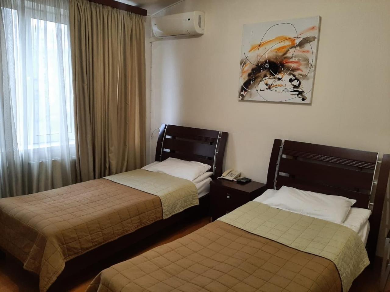 Hotel Grig Yerevan Bagian luar foto