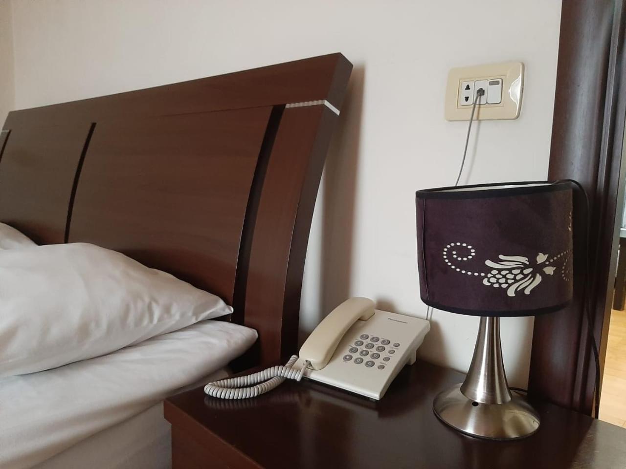 Hotel Grig Yerevan Bagian luar foto
