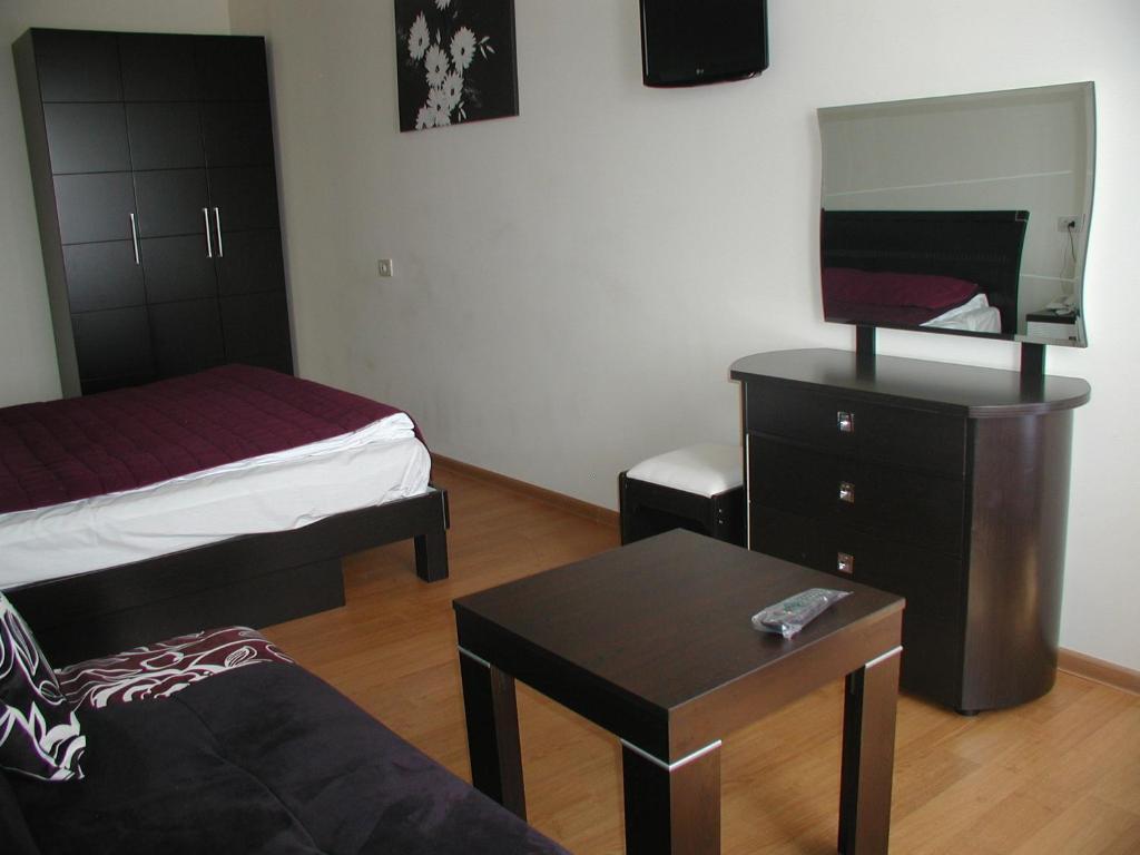 Hotel Grig Yerevan Bagian luar foto