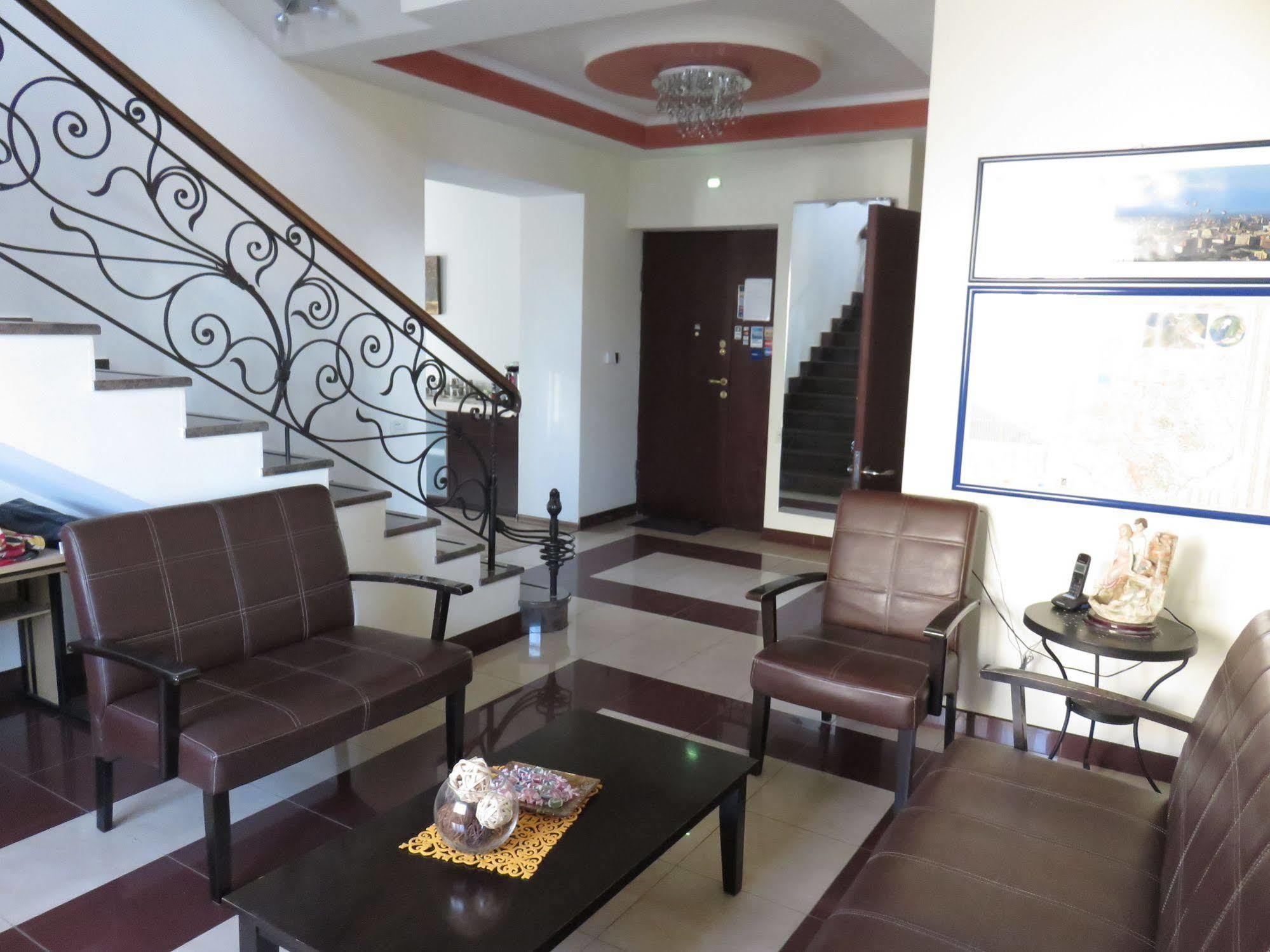 Hotel Grig Yerevan Bagian luar foto
