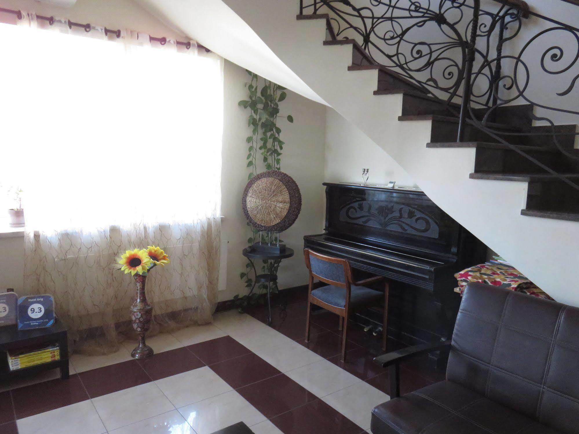 Hotel Grig Yerevan Bagian luar foto