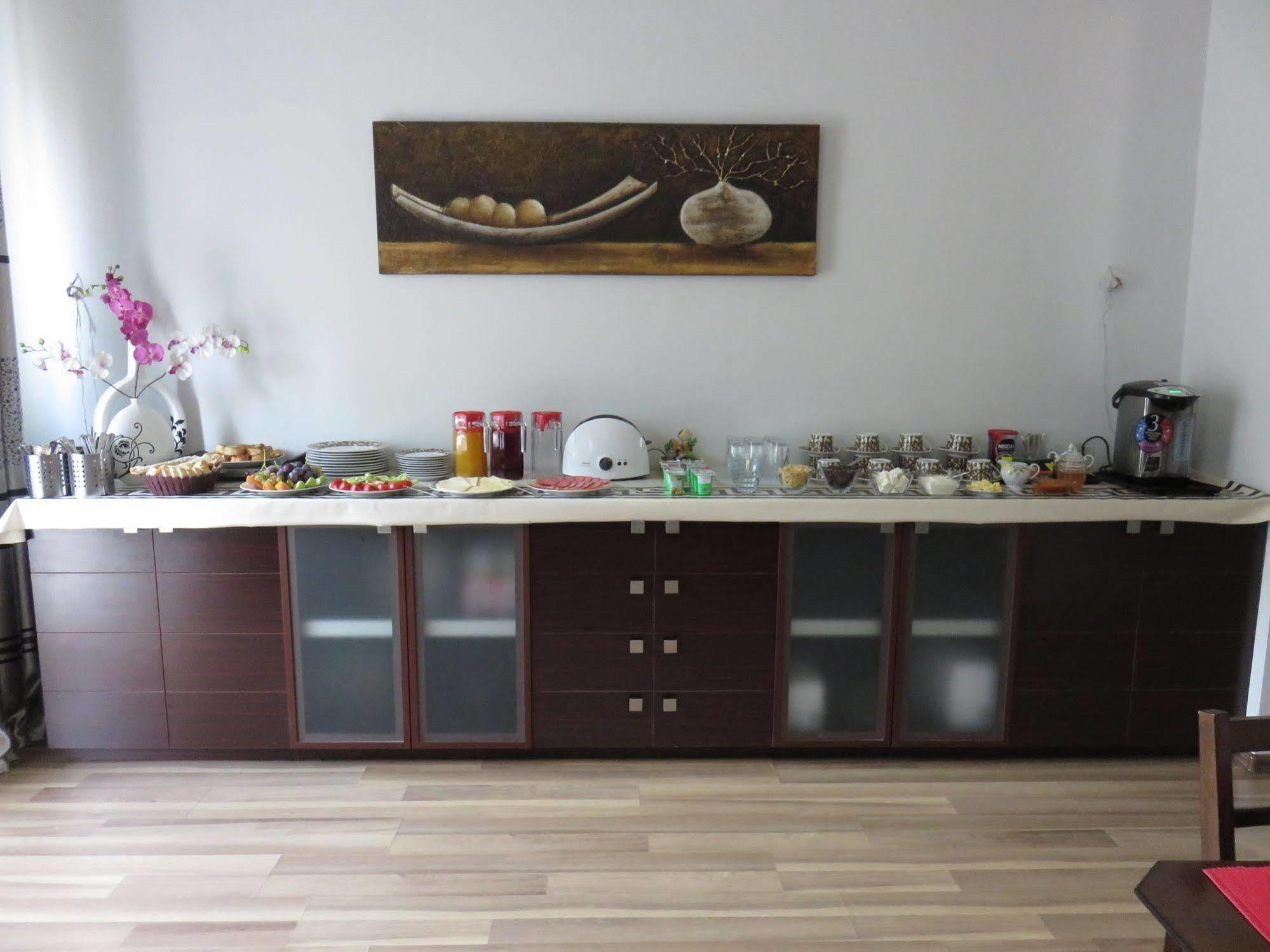 Hotel Grig Yerevan Bagian luar foto